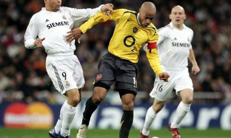 Sự nghiệp thi đấu của siêu sao bóng đá Thierry Henry